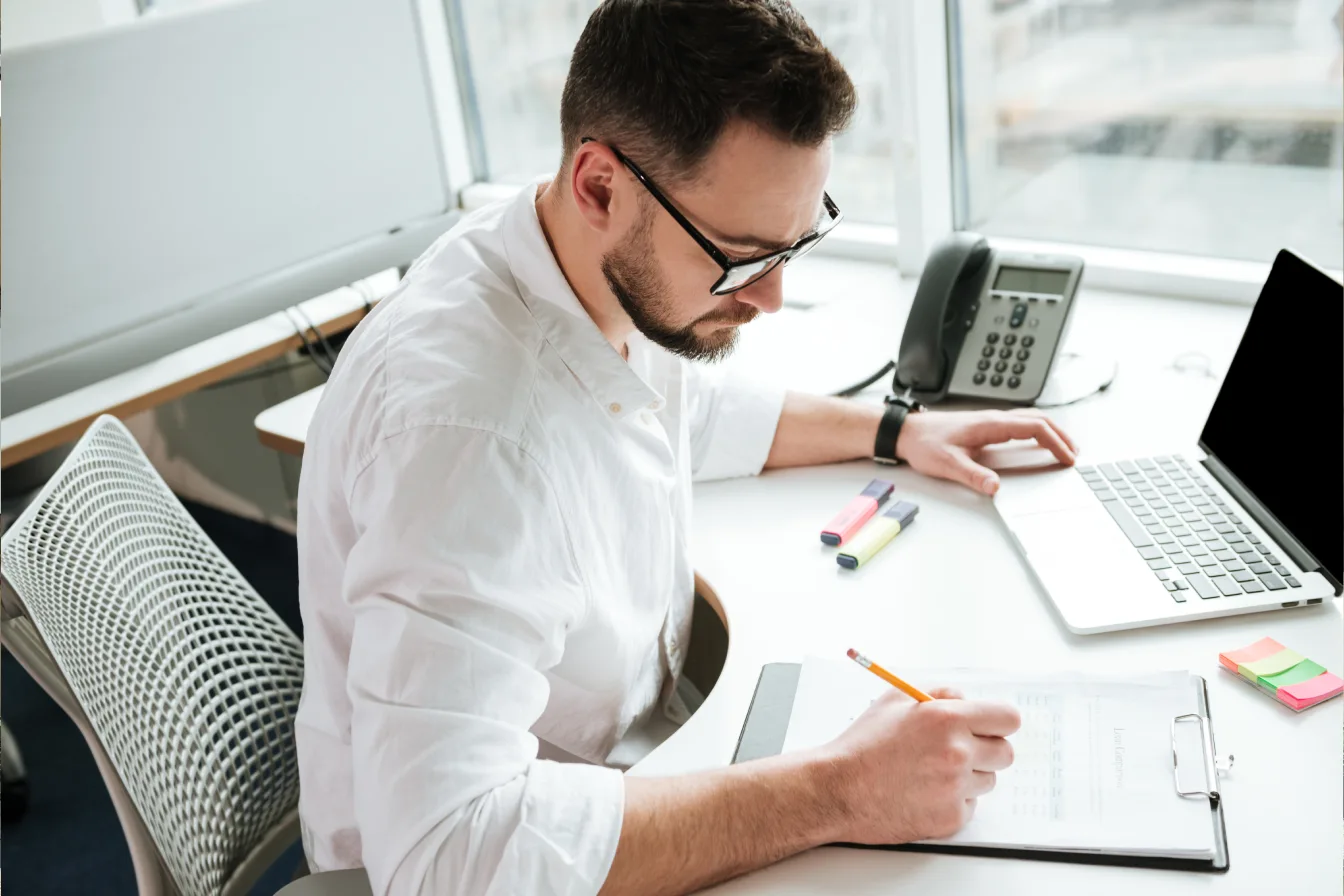 éviter le surendettement en entreprise